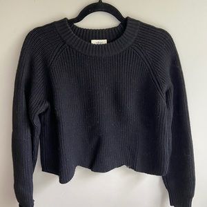 Black Aritzia Scalloped Knit